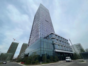 幕墙工程 现代建筑美学的重塑与守护